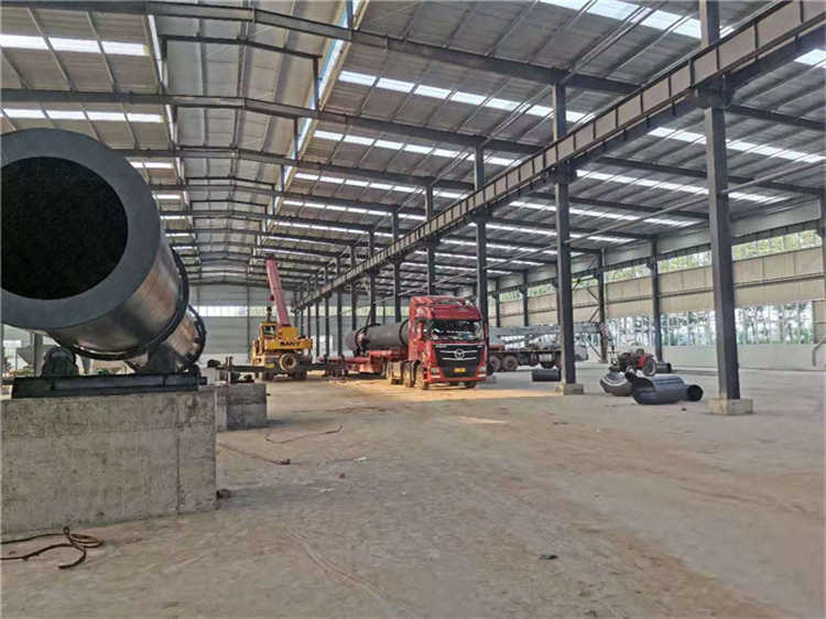 安徽客戶1.5*15米滾筒烘干機安裝現場