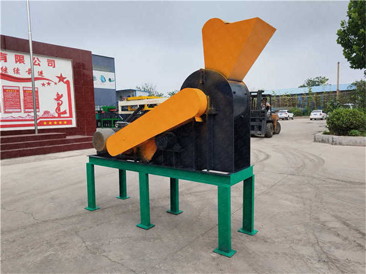 雙級粉碎機,有上下兩級粉碎功能,物料效果好