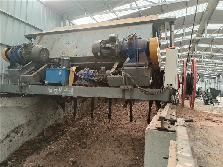 液壓槽式翻拋機,有機肥發酵腐熟設備,肥料豬糞雞糞堆肥加工設備