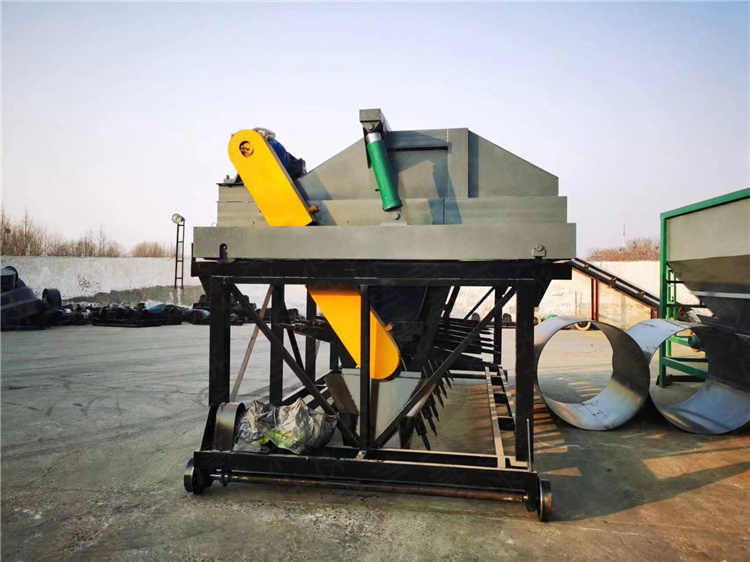 糞便軌道式堆肥機,雞糞升降液壓槽式翻拋機,翻堆均勻,產(chǎn)量大