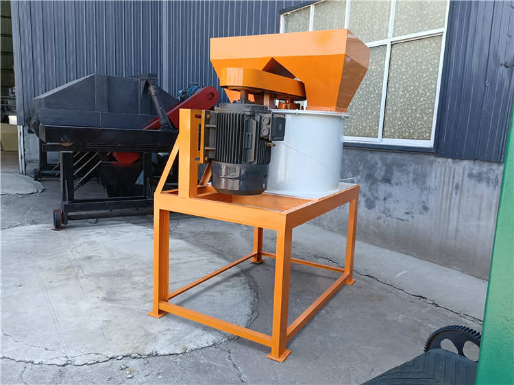 酒糟菌渣 養(yǎng)殖場(chǎng)畜禽糞便污泥有機(jī)肥立式粉碎機(jī) 興達(dá)破碎機(jī)供應(yīng)廠家